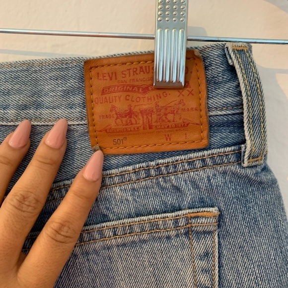 Levi’s cutoff denim shorts - Picture 3 of 4